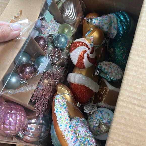 50 Ornaments box set - 3 Shade of Pink